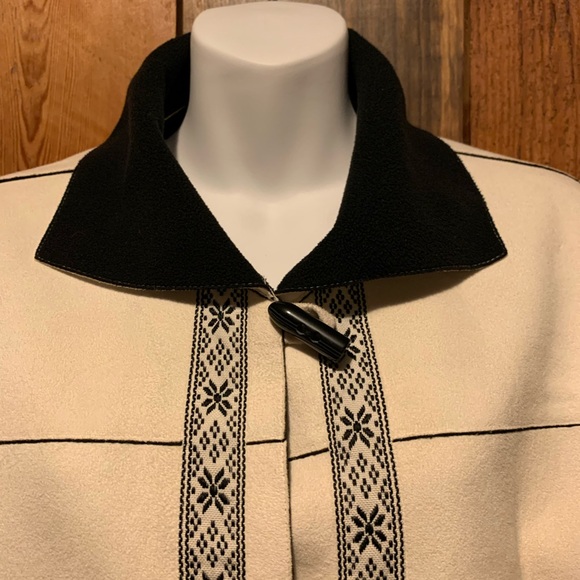 NWOT Alfred Dunner Winter White Snowflake Faux Suede Coat - Picture 2 of 13